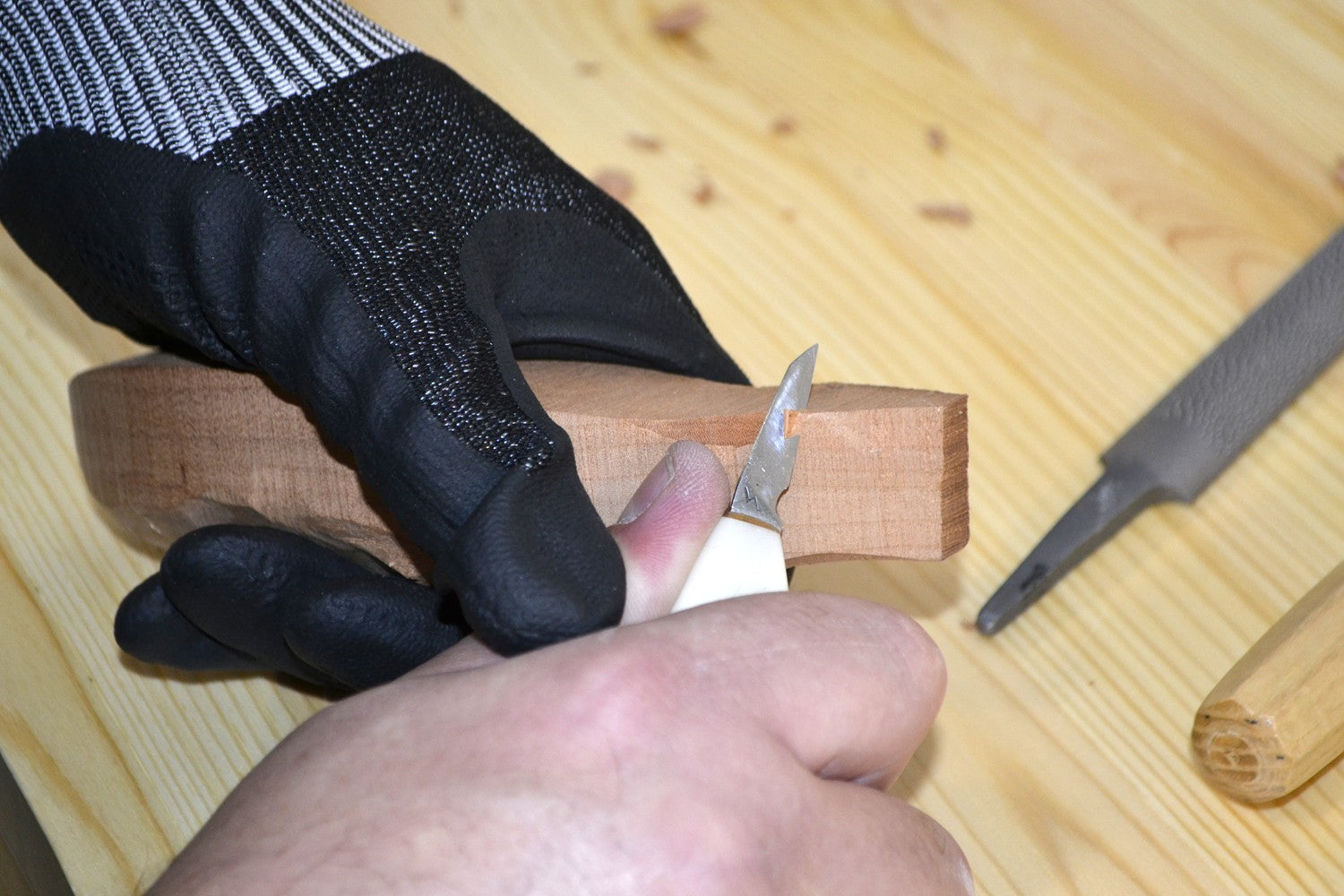 cut-resistant-gloves.jpg